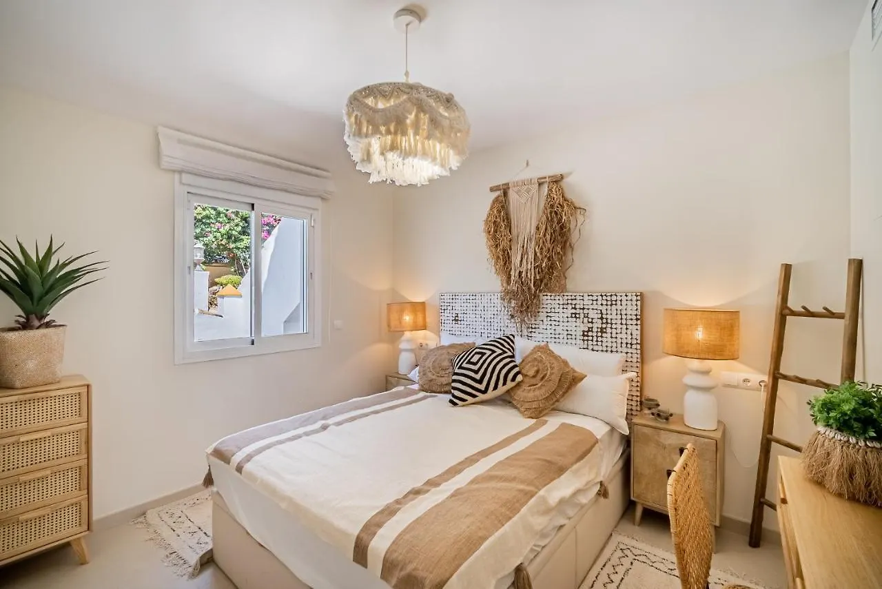Luxury 2 Bedroom Beachfront Apt In Bali-Boho Style Sitio de Calahonda Appartamento